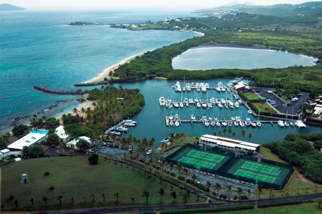 Tamarind Reef Resort Spa & Marina Christiansted Exterior foto
